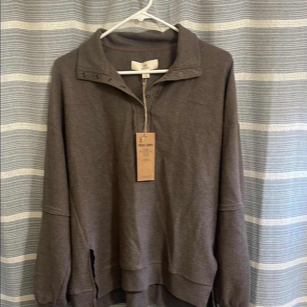Women/junior Brown collar Sweater